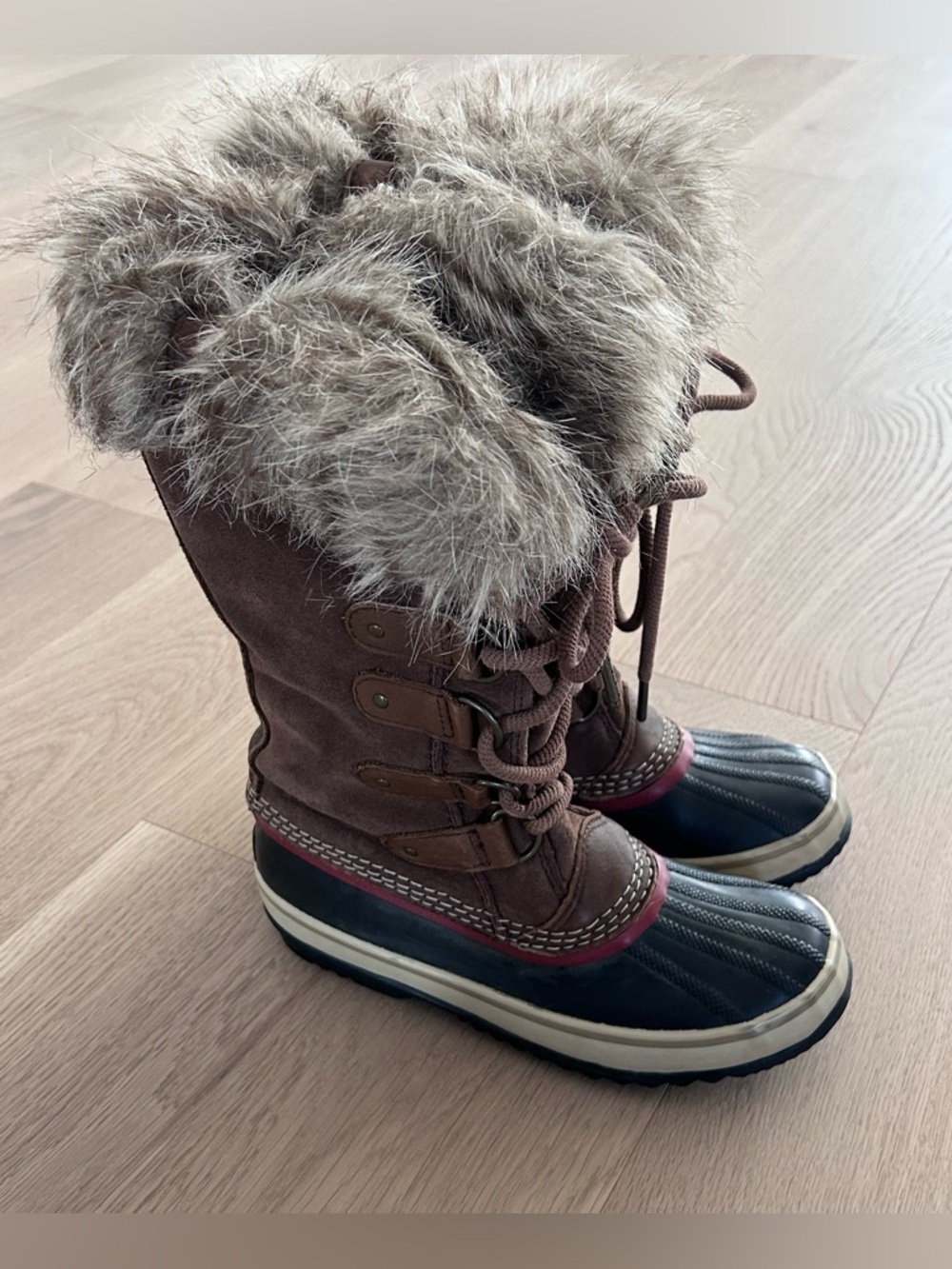Sorel Joan or Arctic Fur Trimmed Winter Boots Umber Red Dhalia - Size 6.5 US
